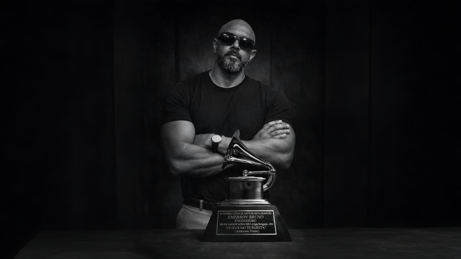 Vencedor do Grammy Latino, produtor Emerson Bruno lança e-book para ministros de louvor