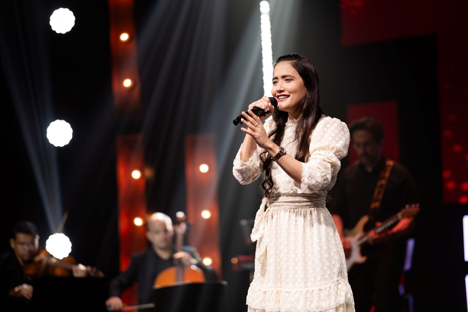 Talita Santos regrava a canção “Sabe Filho”, sucesso imortalizado na voz de Mara Lima
