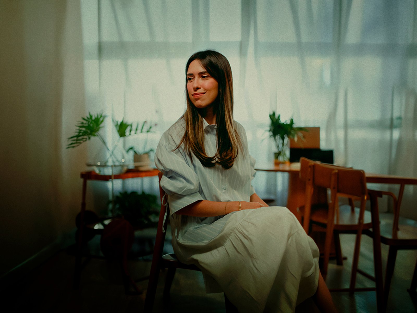Gabriela Maganete, do Central 3, lança a canção “Fico Nesse Lugar (Acústico)” pela Onimusic