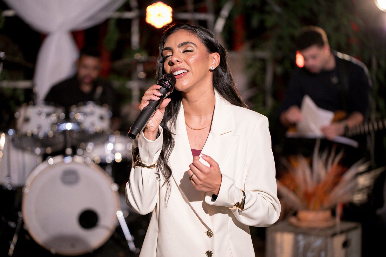 Tawany Camargo lança releitura do sucesso “Um Novo Dia” pela Louvor Eterno